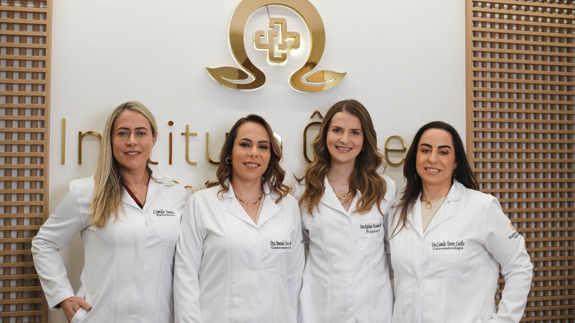 Equipe do Instituto Ômega — médicas e enfermeira